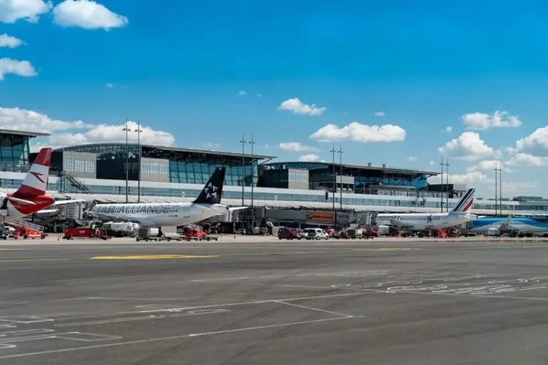 Energy Efficiency Retrofit for Hamburg Airport